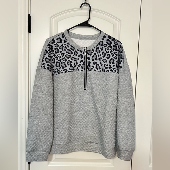 SHEIN Lune Leopard Panel Half Zip Sweatshirt - Picture 5 of 7